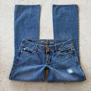 American Eagle Distressed Flare Jeans Blue Denim Low Rise Artist
